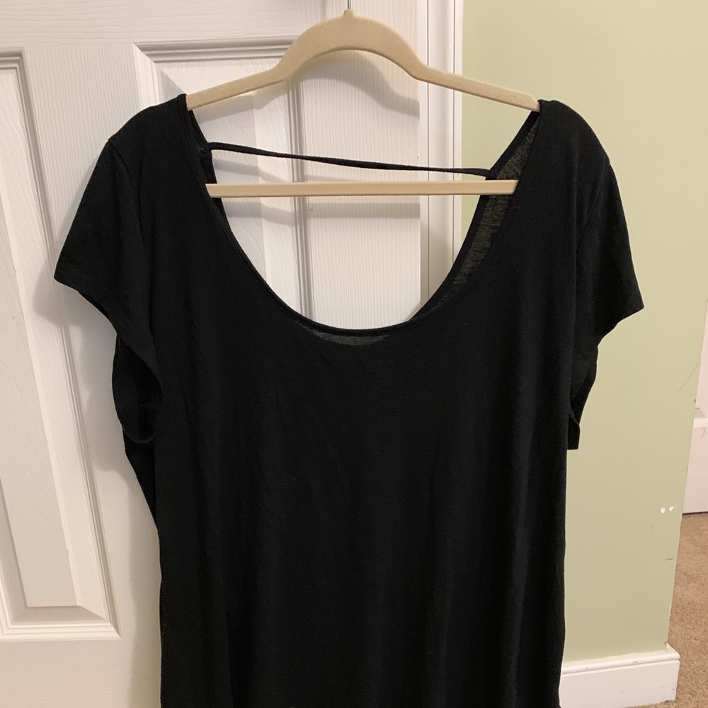 Black short sleeve shirt